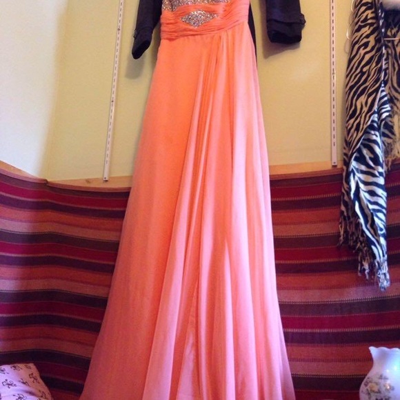 Prom dress - Picture 2 of 3